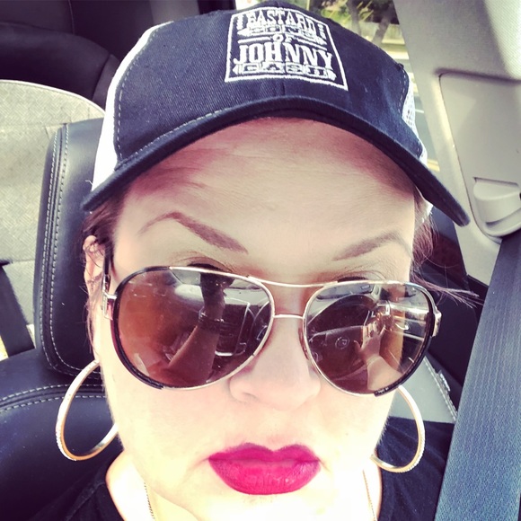 Hey there Poshers! - Picture 6 of 8